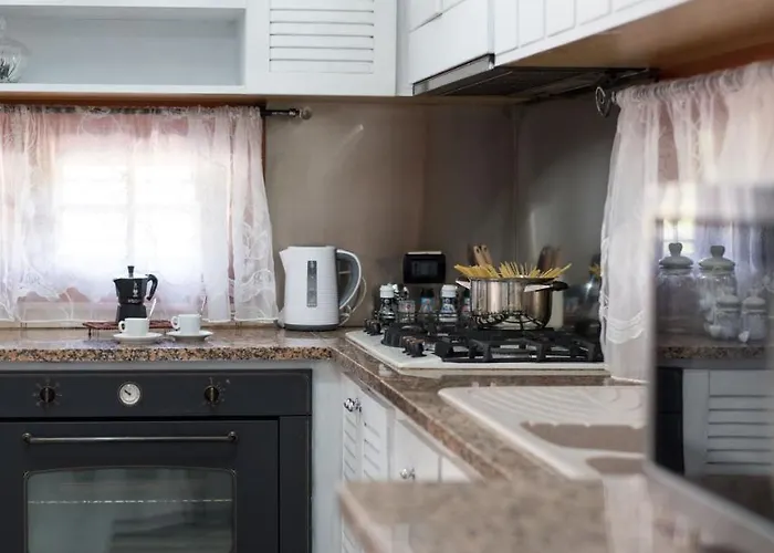 Blondie Con Piscina A *