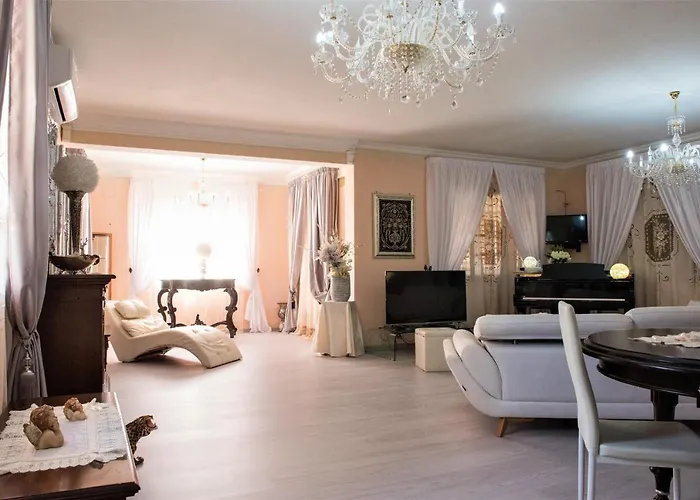 Blondie Con Piscina A Villa