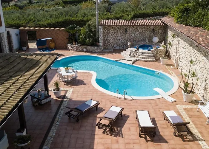 Blondie Con Piscina A Villa Castellammare del Golfo