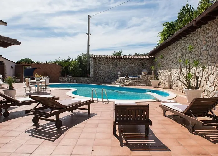 Blondie Con Piscina A Villa Castellammare del Golfo