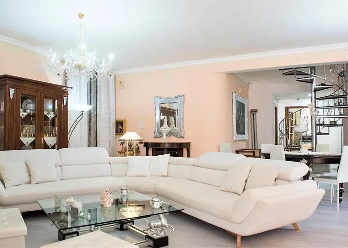 Blondie Con Piscina A Villa