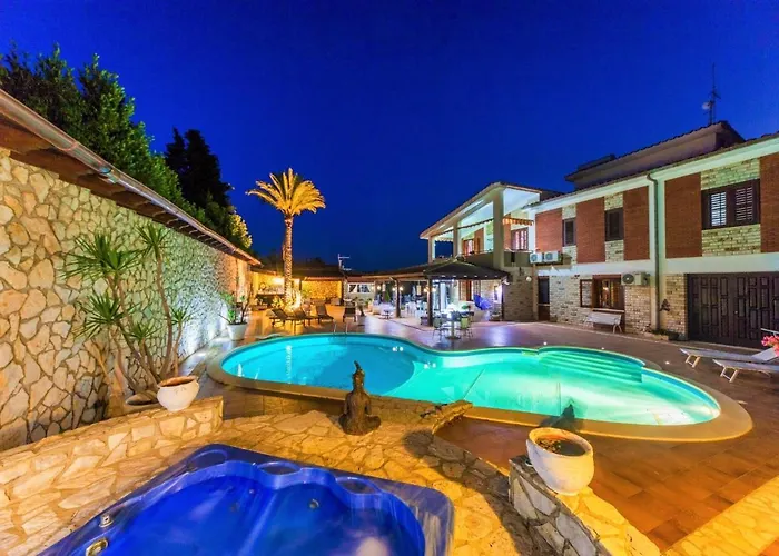 Blondie Con Piscina A * Castellammare del Golfo