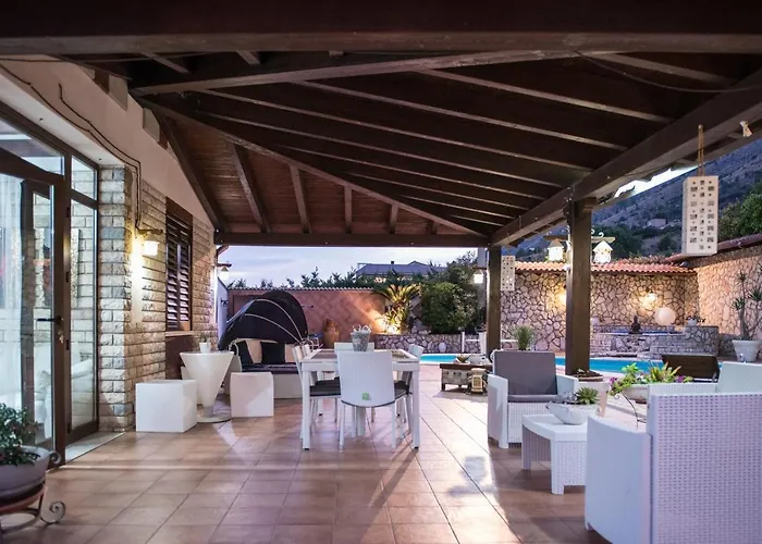 Blondie Con Piscina A Villa Castellammare del Golfo