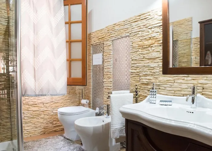 Blondie Con Piscina A Villa