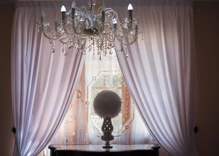 Blondie Con Piscina A *