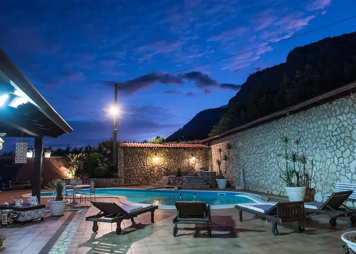 Villa Blondie Con Piscina A *