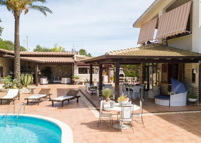 Villa Blondie Con Piscina A